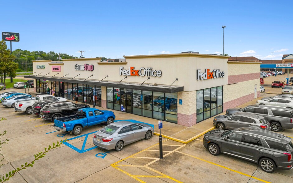 More Photos Of 2303 S MacArthur Dr, Alexandria Storefront Retail Office For Sale