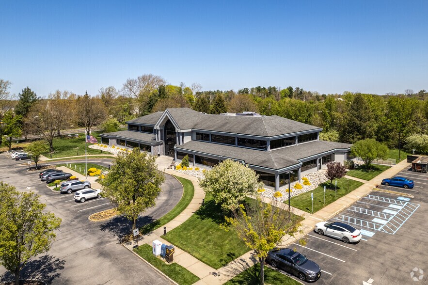 More Photos Of 500 Craig Rd, Manalapan Township Office For Lease