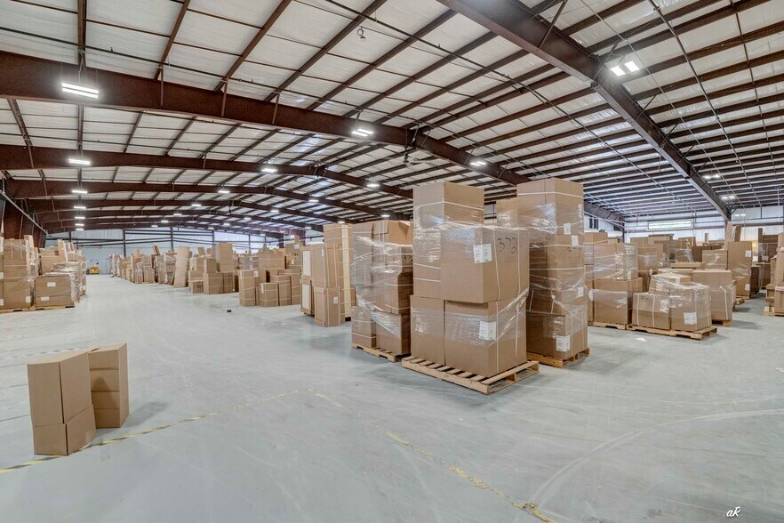 More Photos Of 17684 Cordova Pl, Panama City Beach Distribution For Lease