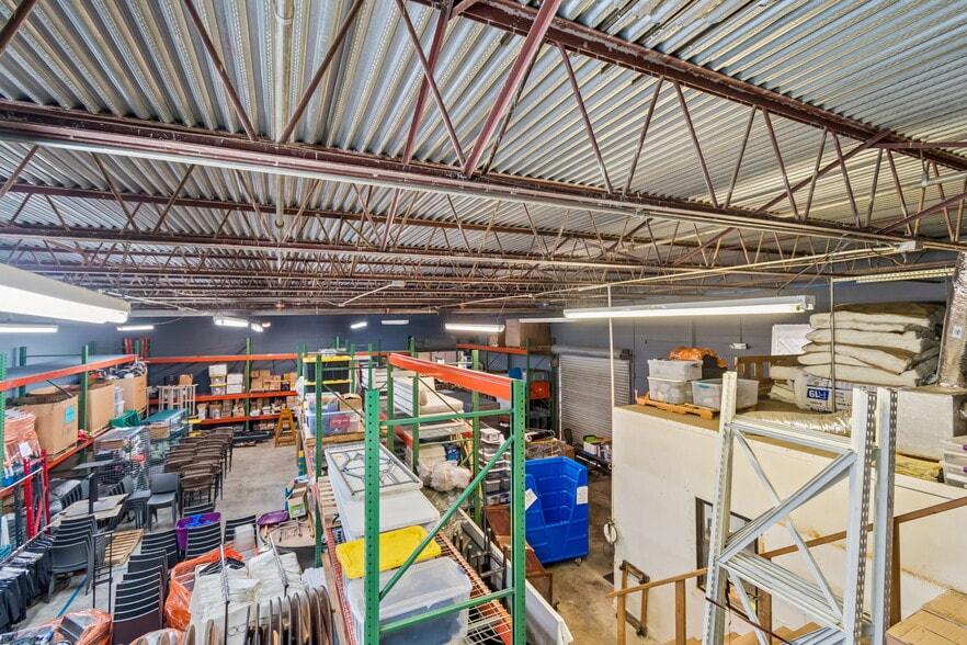 More Photos Of 3667-3691 46th Ave N, Saint Petersburg Warehouse For Sale