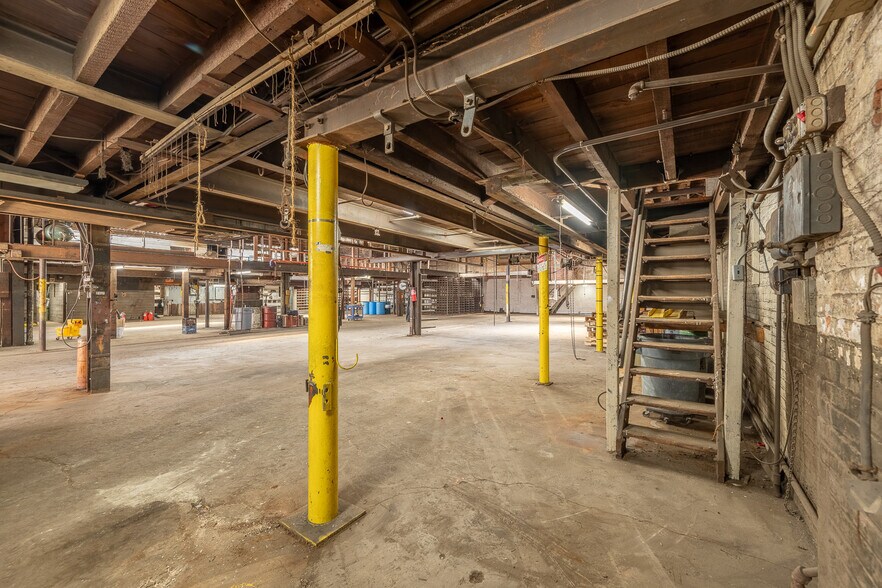 More Photos Of 4332 33rd St, Long Island City Industrial For Sale