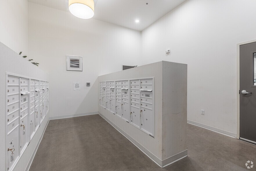 More Photos Of 1611 NW Marshall St, Portland Apartments For Sale