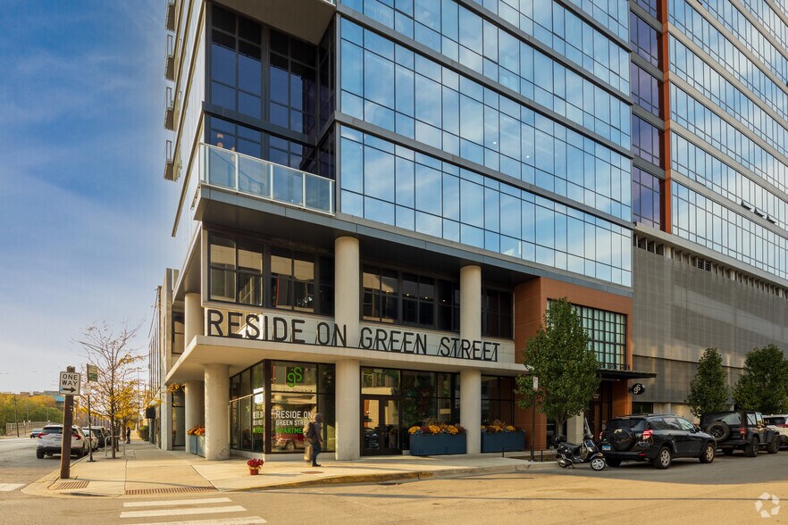 More Photos Of 500 N Milwaukee Ave, Chicago Apartments For Lease