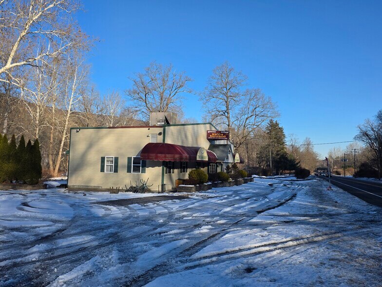 More Photos Of 923 State Route 32, Highland Mills Restaurant For Lease