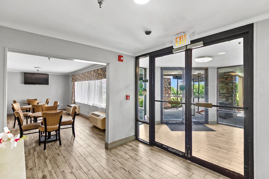 More Photos Of 155 Vulcan Rd, Birmingham Hotel For Sale