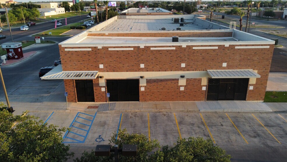 More Photos Of 5112 McPherson Rd, Laredo Unknown For Lease