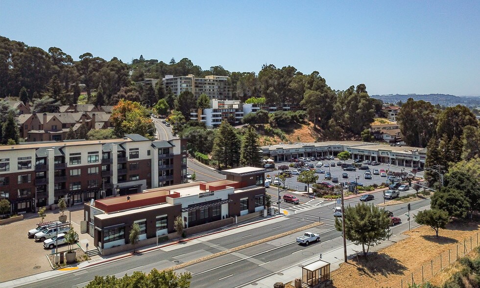 More Photos Of 410 El Camino Real, Belmont Storefront For Lease