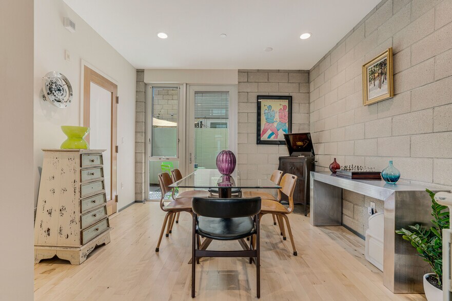 More Photos Of 3450 Cahuenga Blvd W, Los Angeles Office Residential For Lease