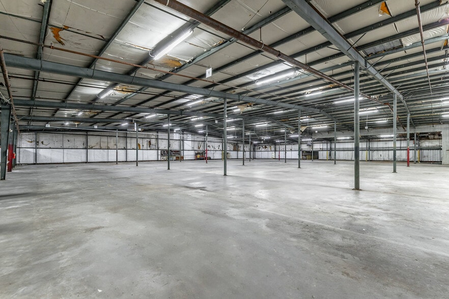 More Photos Of 1318 Underwood St, Dalton Warehouse For Sale