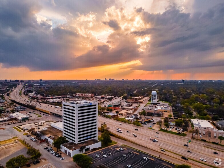 More Photos Of 100 N Central Expy, Richardson Coworking Space