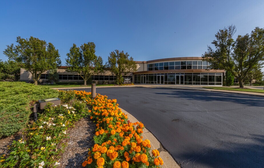 More Photos Of 6744 S Howell Ave, Oak Creek Office For Sale