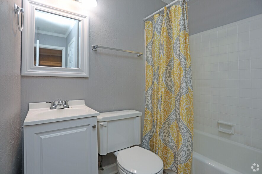 More Photos Of 820 W 7th St, Winston-Salem Apartments For Sale
