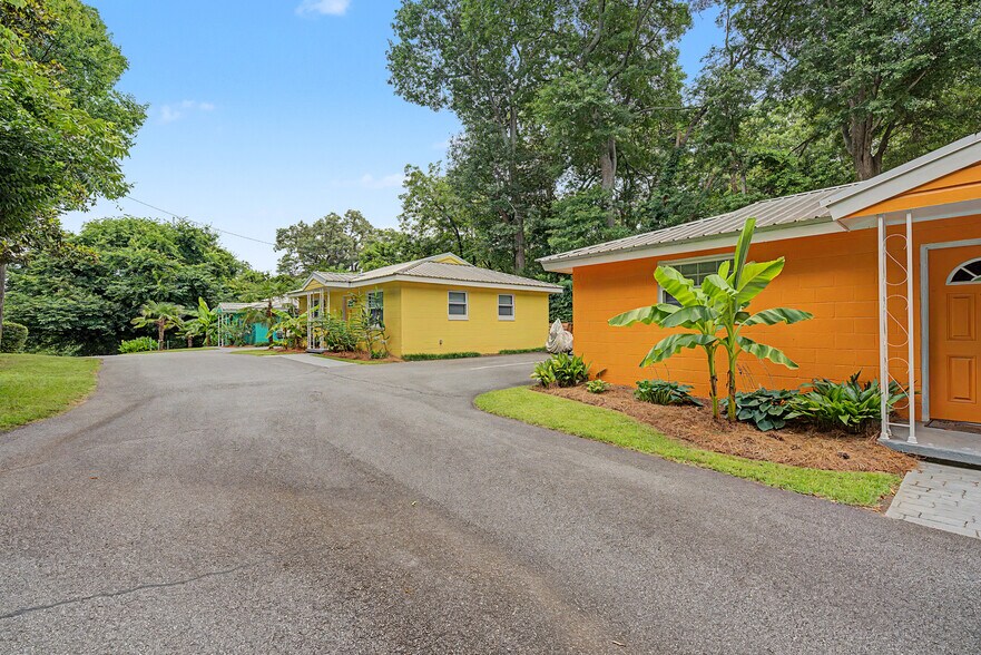 More Photos Of 559 Pulaski St, Athens Specialty For Sale