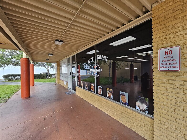 More Photos Of 1831-1841 N. Highland Ave, Clearwater General Retail For Lease