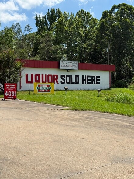 More Photos Of 19609 US-82, Carrollton Freestanding For Sale
