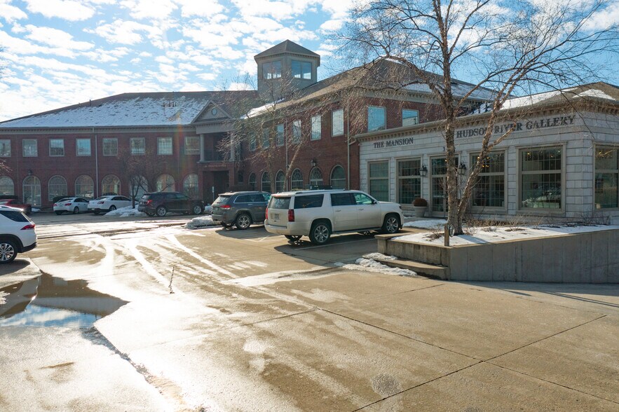 More Photos Of 501 12th Ave, Coralville Office For Lease