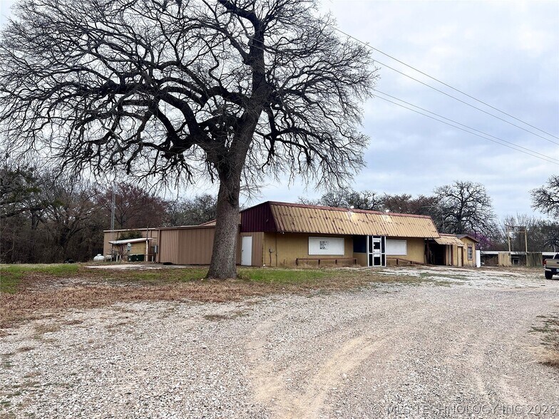 More Photos Of 5268 S Highway 377, Kingston Bar For Sale