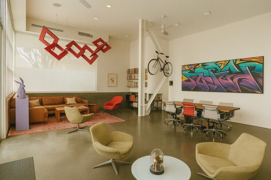 More Photos Of 608-610 Main St, Venice Loft Creative Space For Sale