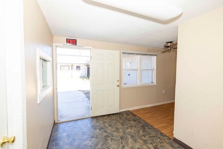 More Photos Of 18026 Jonathan St, Adelanto Medical For Lease