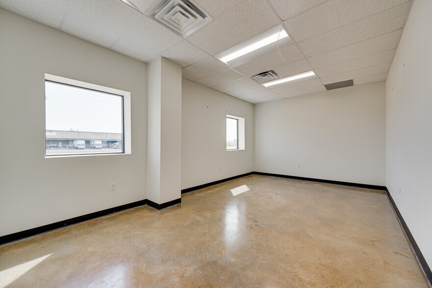 More Photos Of 3710 S County Road 1276, Midland Warehouse For Lease