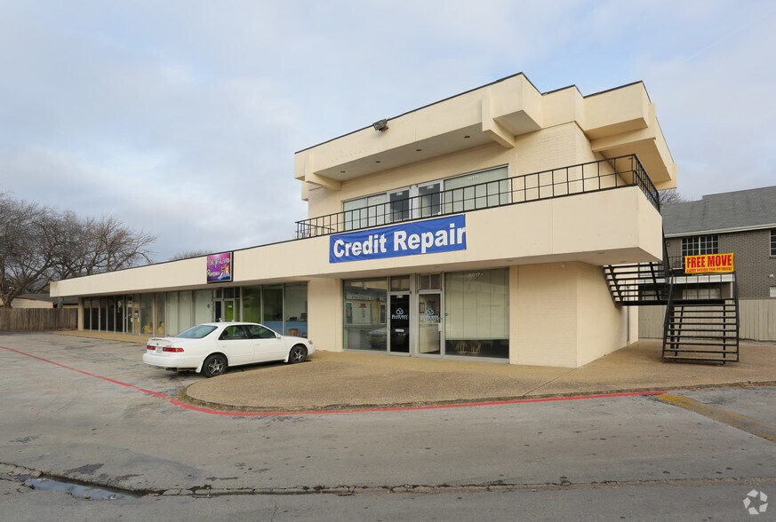 More Photos Of 8015-8017 Glenview Dr, North Richland Hills Unknown For Lease