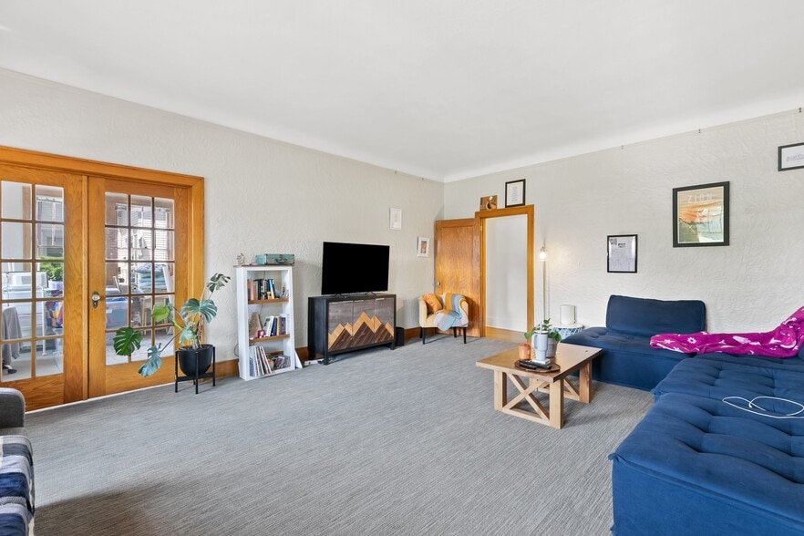 More Photos Of 128-130 E Monument St, Colorado Springs Office Residential For Sale