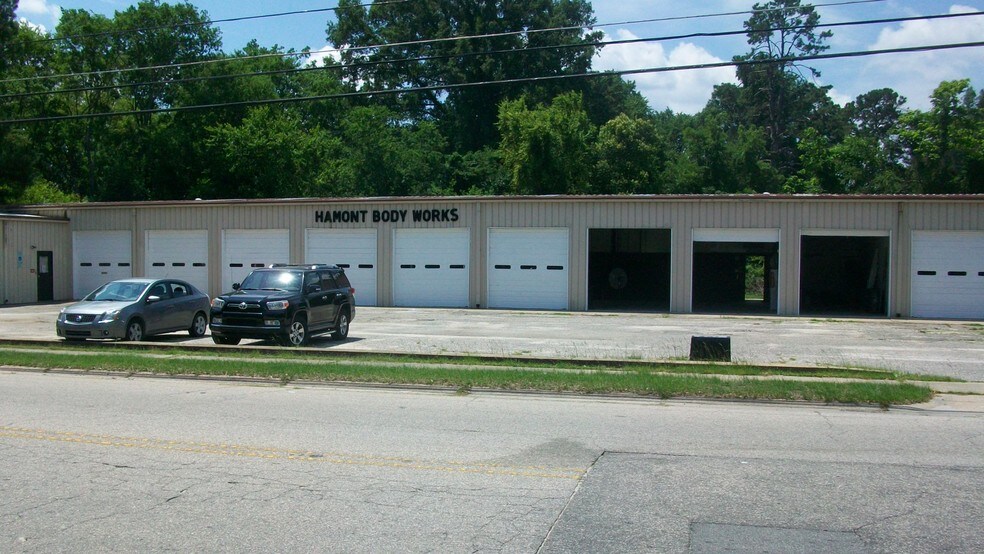 More Photos Of 325 Cumberland St, Fayetteville Auto Repair For Sale
