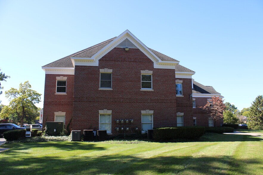 More Photos Of 26862 Woodward Ave, Royal Oak Office For Lease