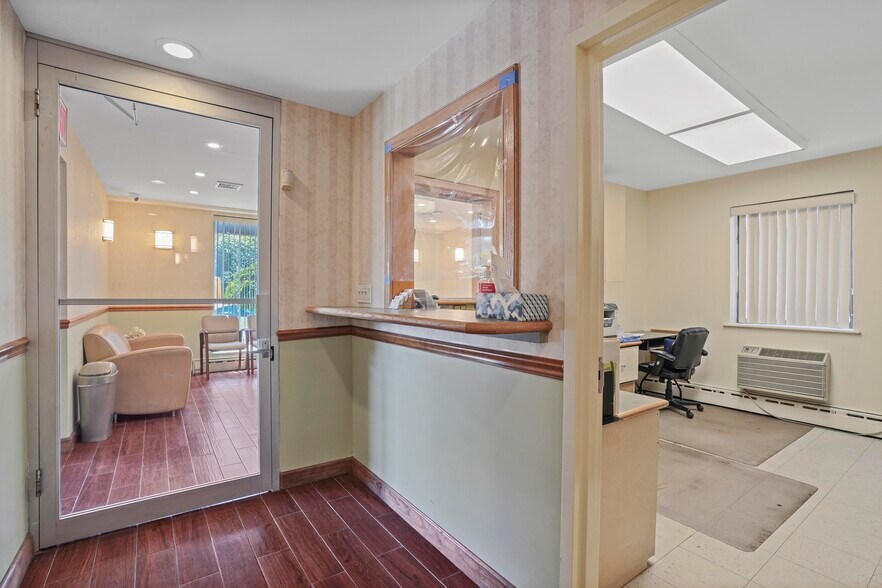 More Photos Of 72-41 Grand Ave, Flushing Medical For Lease