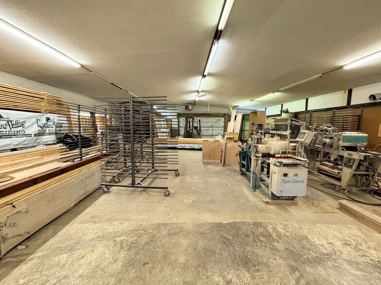 More Photos Of 2480 W Highway 63, Springbrook Warehouse For Sale