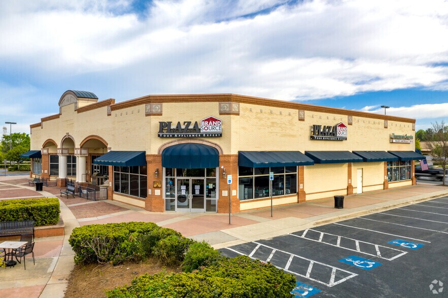 More Photos Of 9645-9759 Sam Furr Rd, Huntersville Unknown For Lease