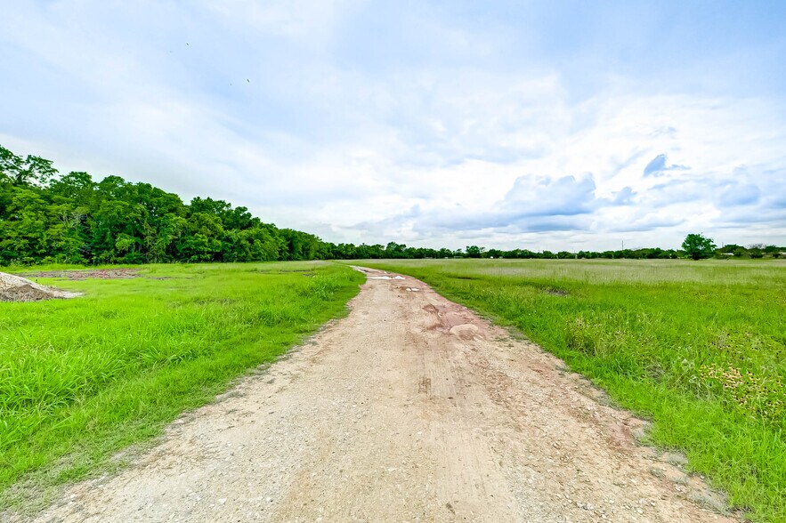 More Photos Of I-10 & Peach Ridge Rd, Brookshire Land For Sale