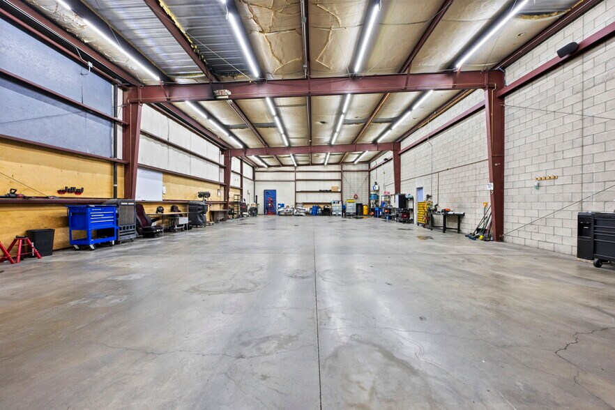 More Photos Of 1033-1047 W 3rd St, San Bernardino Warehouse For Sale