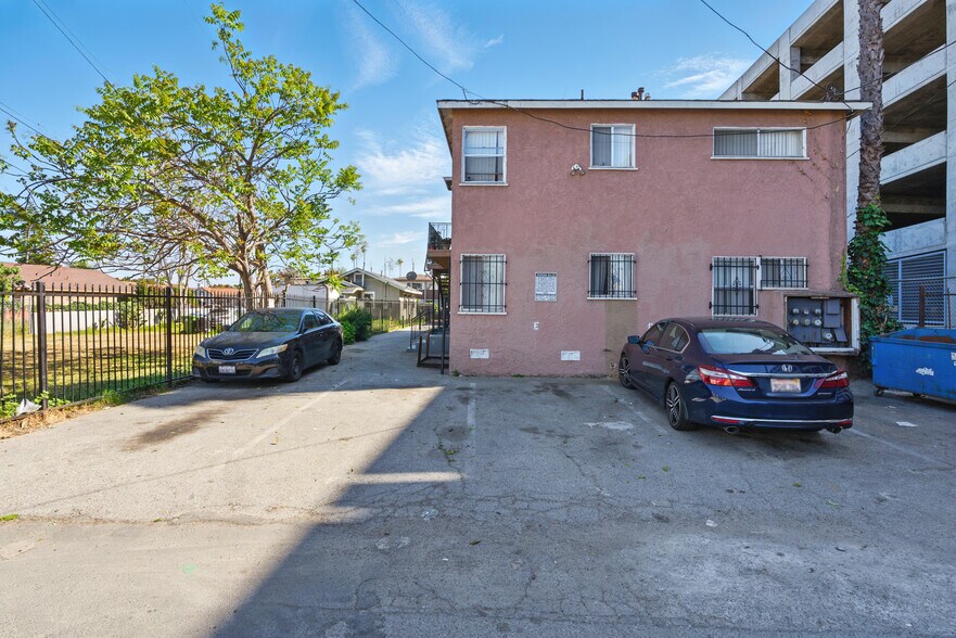 More Photos Of 925 W 84th St, Los Angeles Apartments For Sale