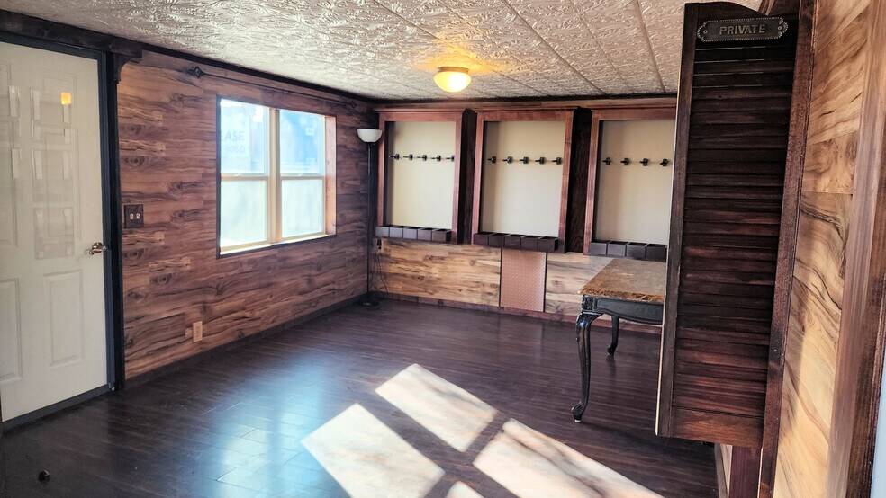 More Photos Of 2107 E Mead Ave, Yakima Manufacturing For Sale