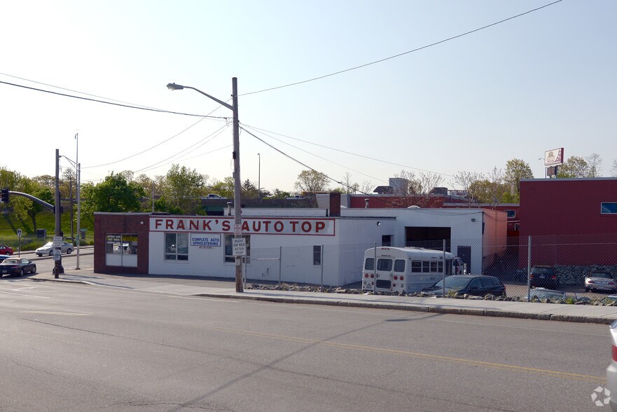 More Photos Of 883-885 Elmwood Ave, Providence Auto Repair For Sale