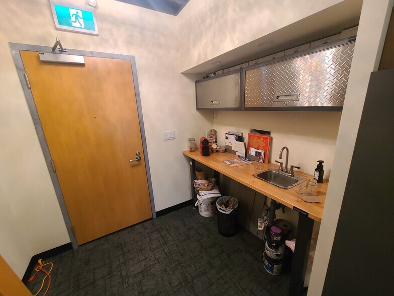 More Photos Of 15 Wellesley St W, Toronto Office For Lease