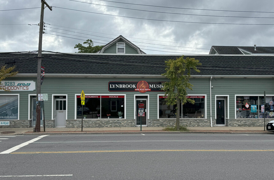 Primary Photo Of 476-500 Merrick Rd, Lynbrook Unknown For Lease