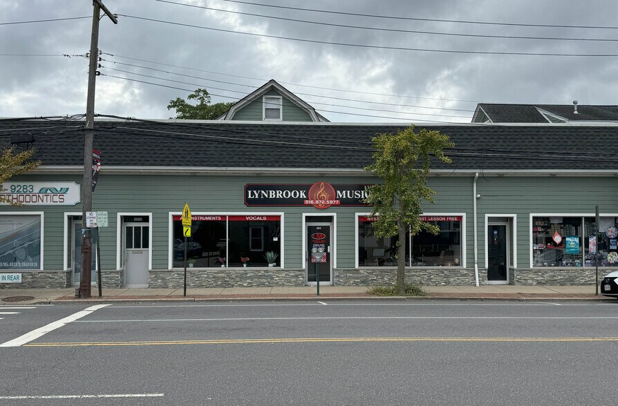 More Photos Of 476-500 Merrick Rd, Lynbrook Unknown For Lease