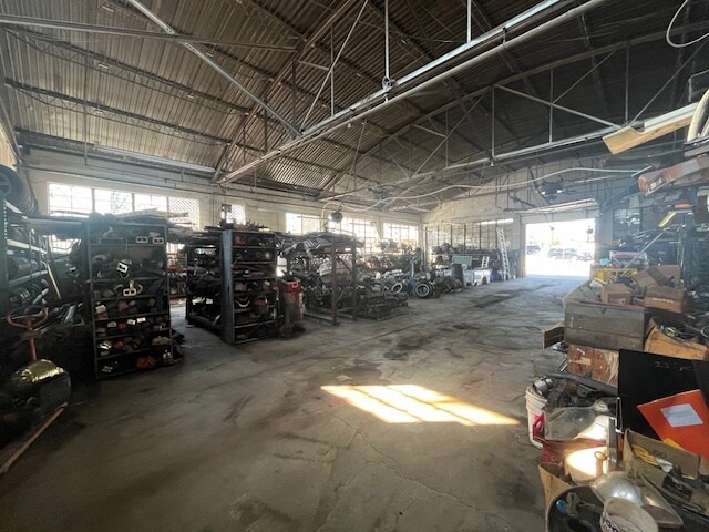 More Photos Of 10401 E US Highway 24, Independence Flex For Sale