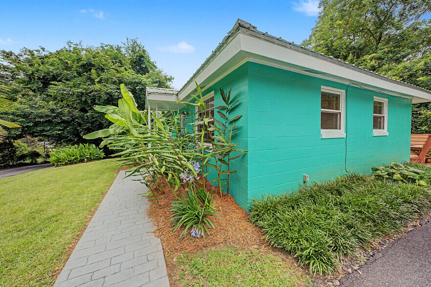 More Photos Of 559 Pulaski St, Athens Specialty For Sale