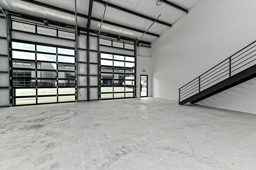 More Photos Of 451 Farrell Rd, Dripping Springs Light Distribution For Sale