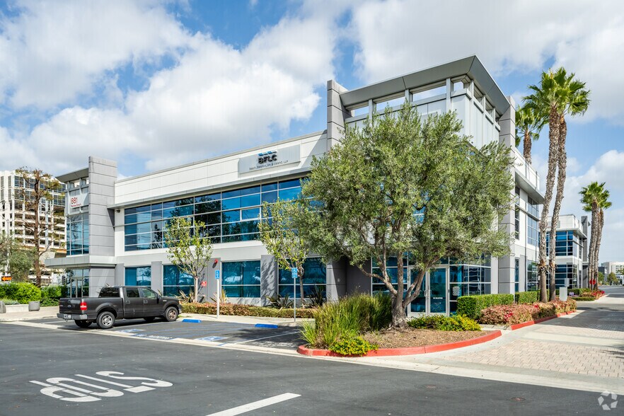 More Photos Of 861-881 Parkview Dr N, El Segundo Office For Sale