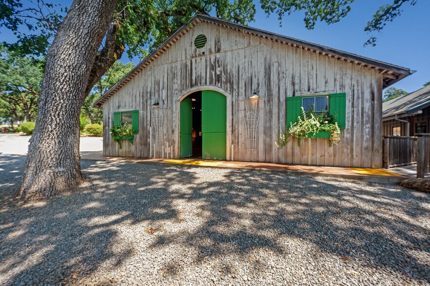 More Photos Of 125 Cristo Ln, Santa Rosa Specialty For Sale