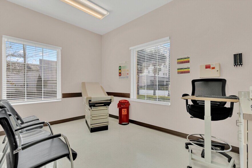 More Photos Of 901-911 N Central Ave, Kissimmee Medical For Lease