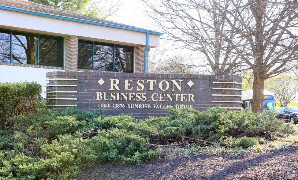 More Photos Of 11870-11872 Sunrise Valley Dr, Reston Office For Sale