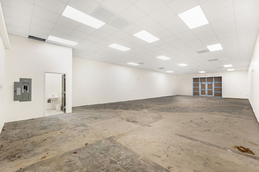 More Photos Of 9430 University City Blvd, Charlotte Freestanding For Lease