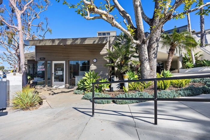 More Photos Of 1590 S Coast Hwy, Laguna Beach Storefront Retail Office For Sale