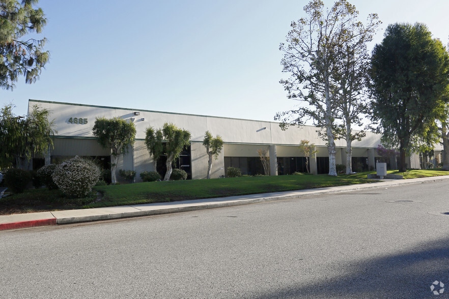 More Photos Of 4685 Industrial St, Simi Valley Warehouse For Lease