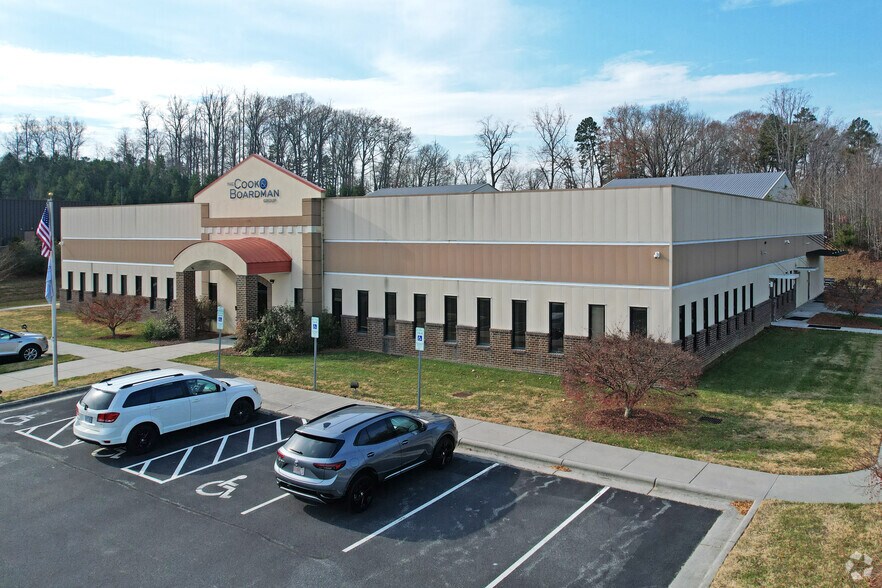More Photos Of 3064 Salem Industrial Dr, Winston-Salem Office For Lease